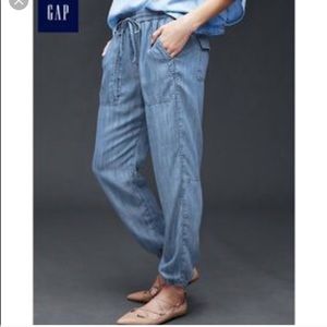 Gap Utility Denim Jogger